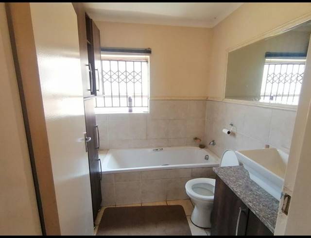 2 BEDROOM TOWNHOUSE FOR SALE IN OLIEVENHOUTBOSCH